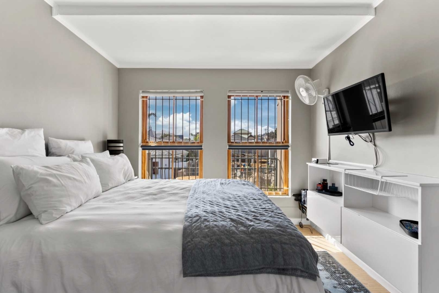 To Let 1 Bedroom Property for Rent in Sea Point Western Cape